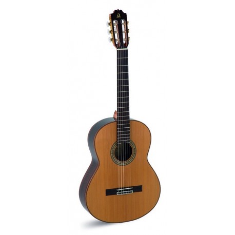 Admira A5 - Guitare classique 4/4 table cèdre massif fabriquée en Espagne