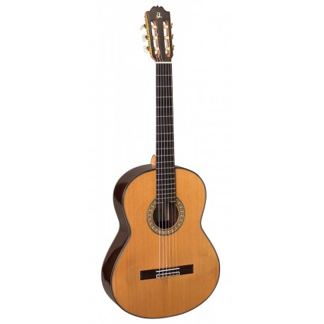 Admira A15 - Guitare classique 4/4 table cèdre massif fabriquée en Espagne