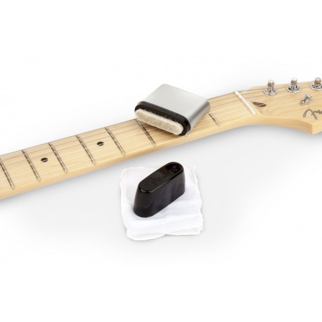 Fender Care&Cleaning - Lubrifiant et nettoyant pour cordes
