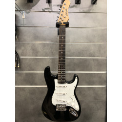 Guitare electrique Stagg 3/4 black type stratocaster avec housse